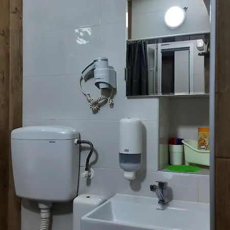 Wonderland Apartment *