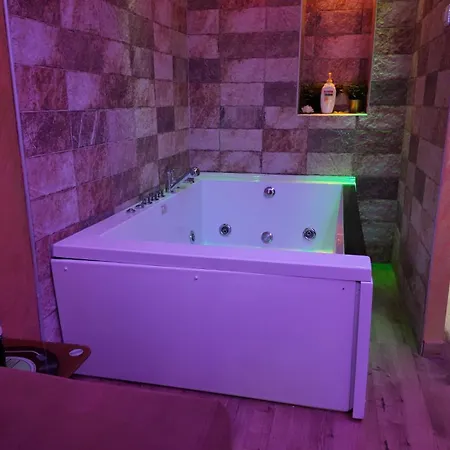 Wonderland Apartment