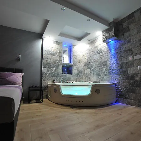 Wonderland Apartment *